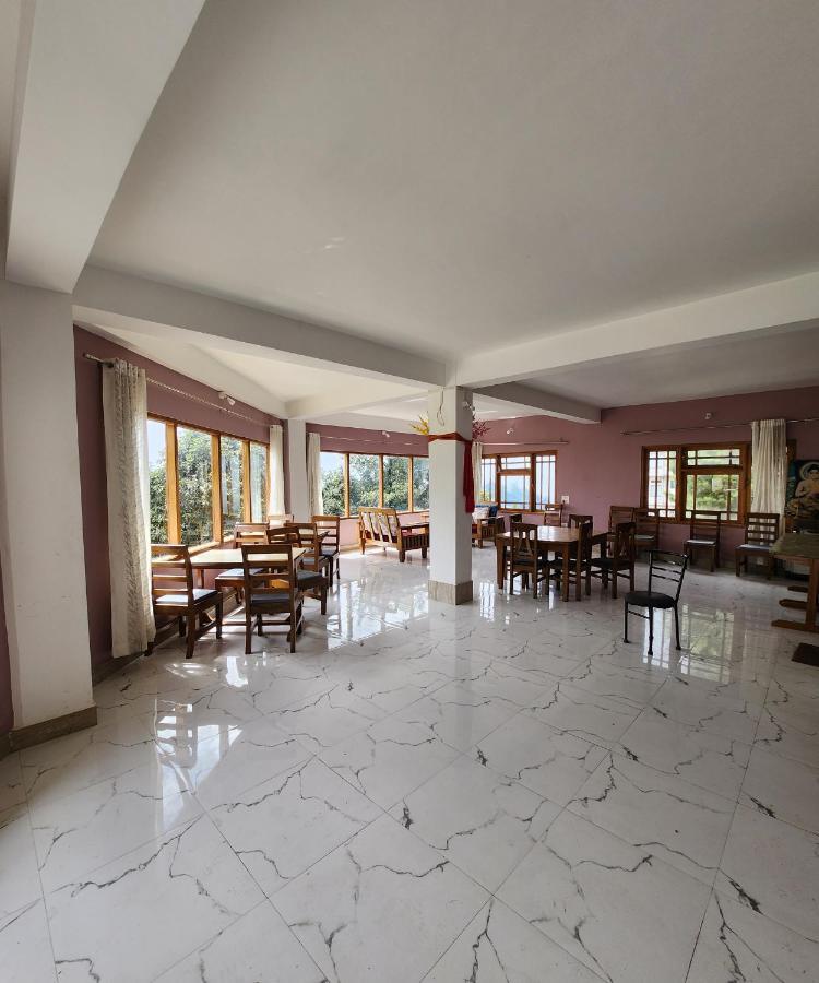 Dewa Elegance Hotell Tawang Exteriör bild